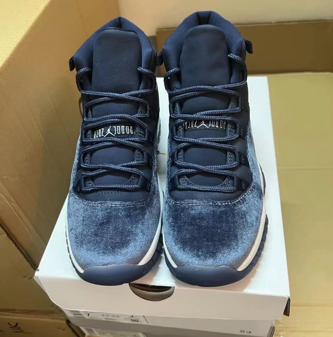 Jordan 11 Retro Midnight Navy (W)