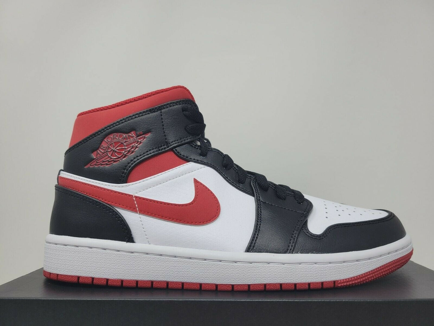 Air Jordan 1 Mid 'Metallic Red'