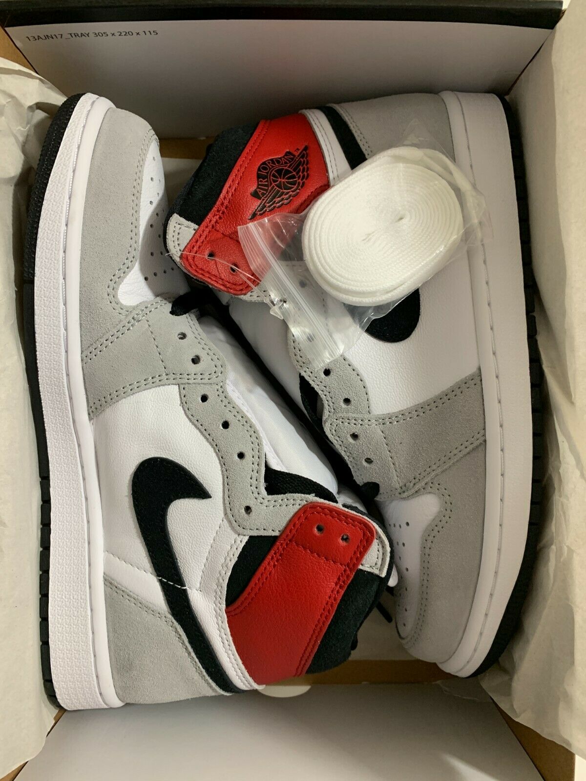 Jordan 1 Retro High Light Smoke Grey